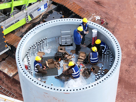 Double-ended bolts for wind turbine towers